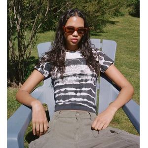 UO Tarot Tie-dye baby tee 🌙